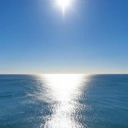 Spacious 3 Bedrooms Side Sea View Apartment