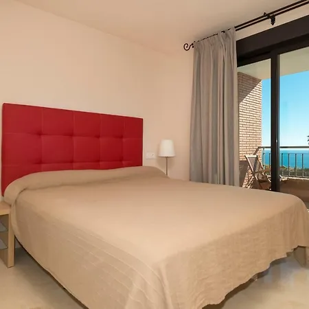 Spacious 3 Bedrooms Side Sea View