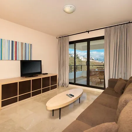 Spacious 3 Bedrooms Side Sea View
